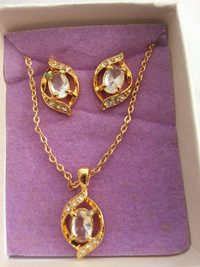 Avon costume jewellery golden set necklace earrings white crysta