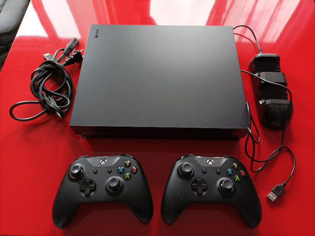 Delivery) Xbox One X 1TB /2 controllers | XBOX One | City of Toronto |  Kijiji