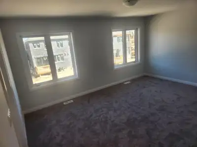 Spacious Master Bedroom with En-Suite Bath – Big size walk in closet. Available NOVEMBER 1st A brigh...