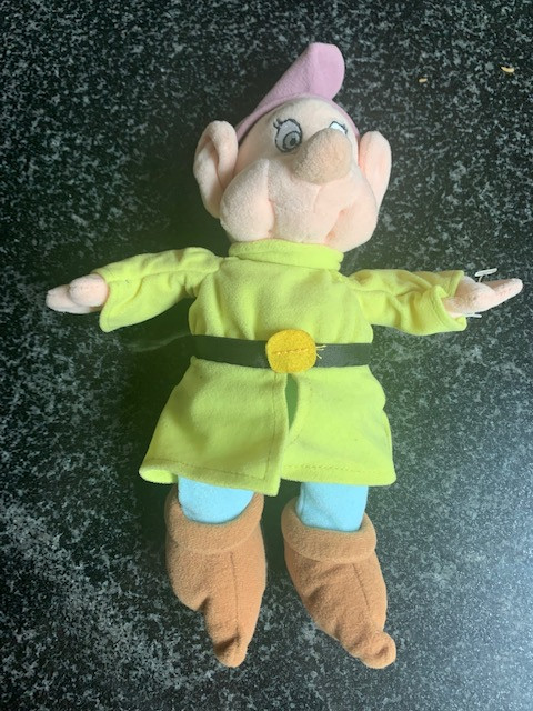 DISNEY SNOW WHITE " DOPEY " DWARF PLUSH 10"   Like New in Toys & Games in City of Halifax - Image 2