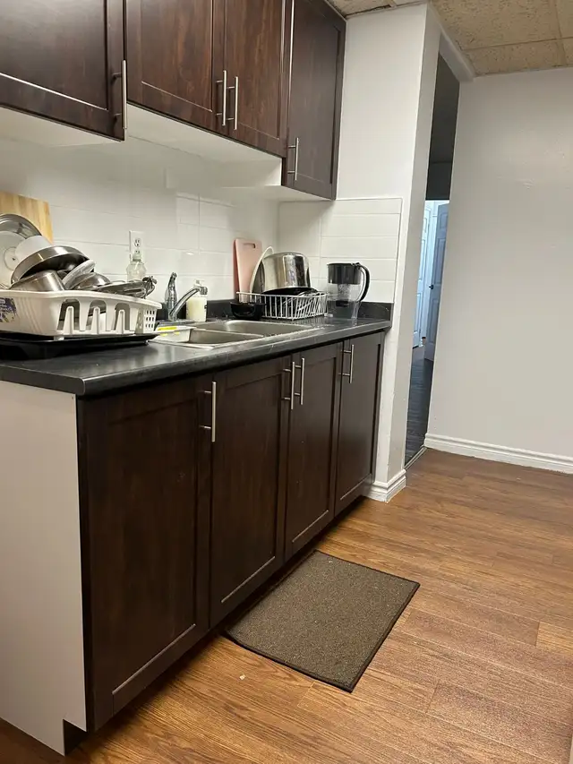 Furnished private room with private bath in Room Rentals & Roommates in City of Toronto - Image 8