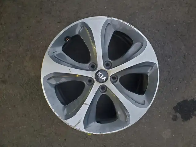 4 mags 18 pouces KIA Rondo 2014 a 2016, in Tires & Rims in Longueuil / South Shore - Image 2