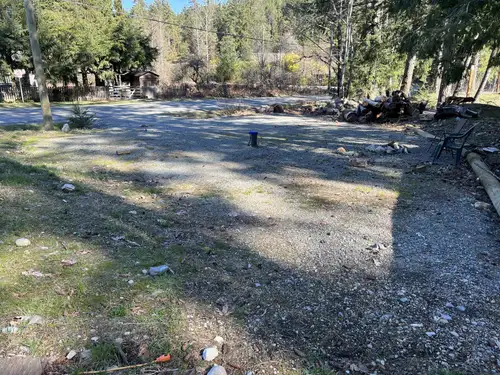 RV spot for rent in South Nanaimo no tarps no storage outside of the trailer 50 amp Hydro water incl...