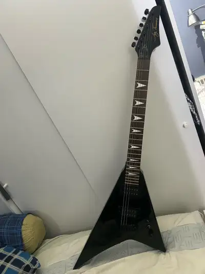Great condition and fully functional Good for Rock music Can be tested out before you buy