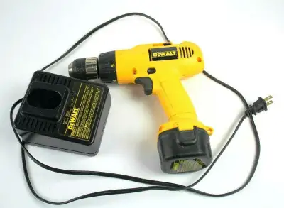 Dewalt Cordless Adjustable 3/8" Clutch Drill DW952 with Battery, View more