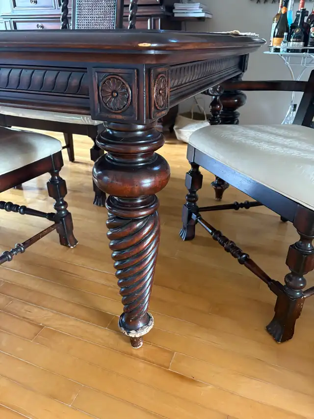 Solid Wood Dining Room Set – Table, 6 Chairs in Dining Tables & Sets in Laval / North Shore - Image 3