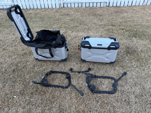 Hard cases/Saddlebags in Motorcycle Parts & Accessories in Edmonton - Image 2