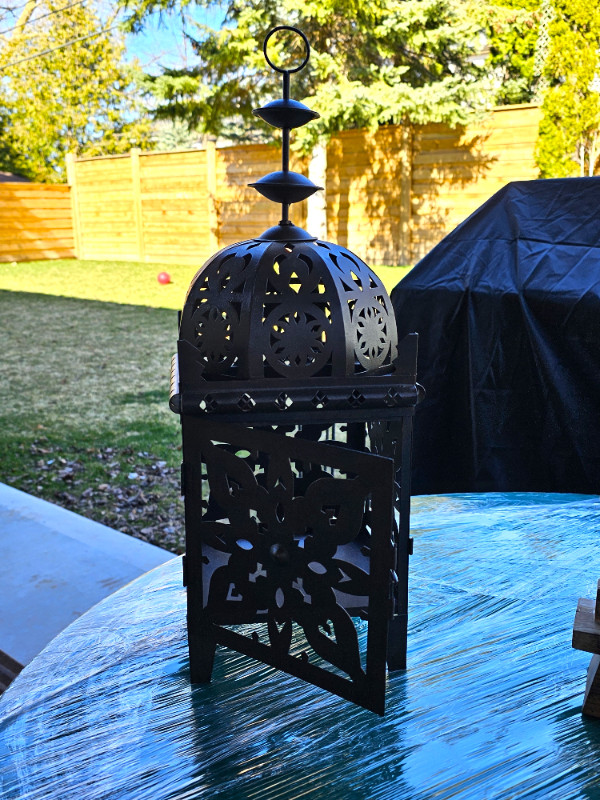 REDUCED! Wow! Love this Moroccan Wrought Iron Lantern!! in Home Décor & Accents in Markham / York Region - Image 2