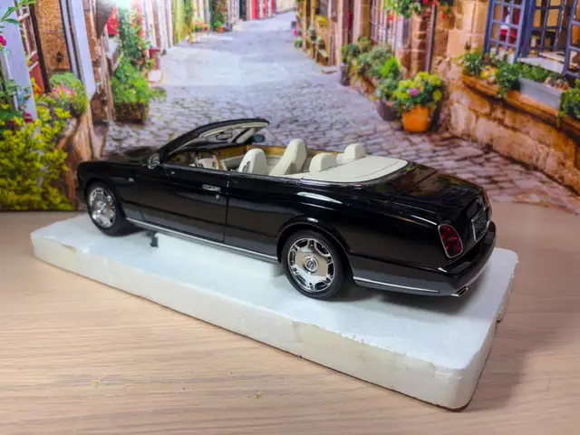 1:18 Minichamps Bentley Azure Convertible (2006) Diecast Model N in Arts & Collectibles in Mississauga / Peel Region - Image 7