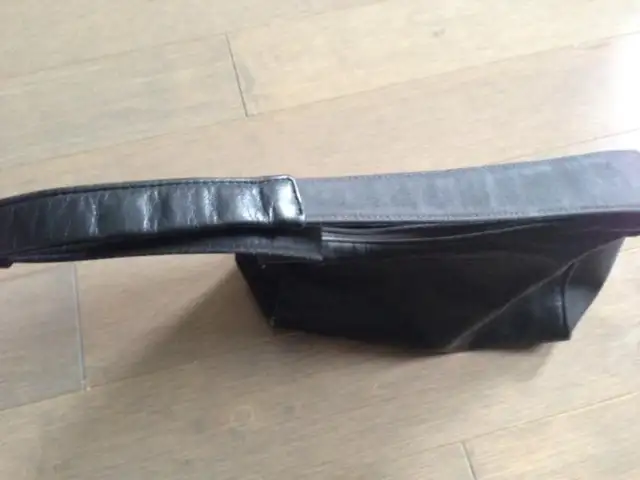 Kenneth Cole Reaction Woman's Black Leather Handbag Purse Bag in Women's - Bags & Wallets in Markham / York Region - Image 8