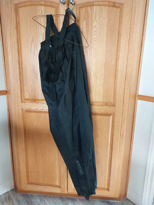 RHY Waterproof Set in Clothing, Shoes & Accessories in Moncton - Image 2