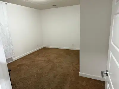 2 bedroom 1 bathroom basement available for rent. Utilties, wifi and laundry all included. Close to...