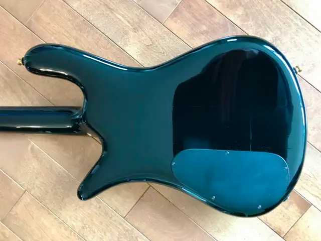 SPECTOR EURO 4 STRING SOLID MAPLE BASS + CASE in Guitars in Bedford - Image 7