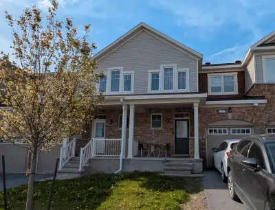New style 2 storey townhouse, 3 bedrooms, 2 and half bathrooms. Open concept with ceramic tile and v...