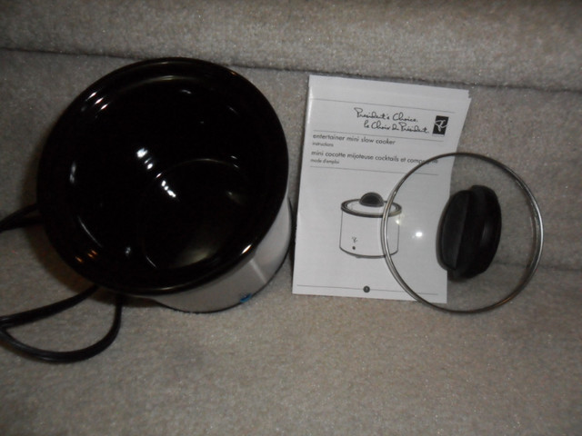 New 2 cup mini slow cooker $8. (mainly to keep dips hot) in Microwaves & Cookers in Saskatoon - Image 2