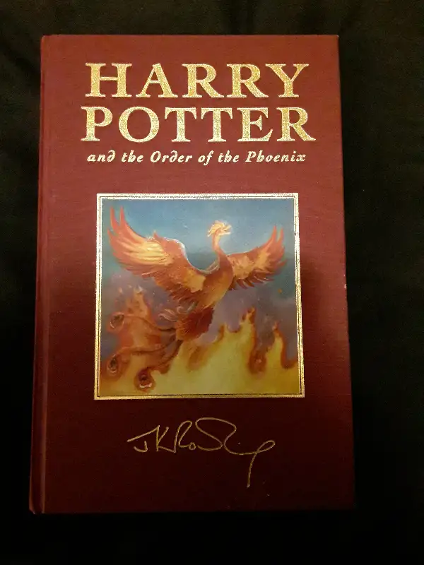 1st Edition/1st Print Harry Potter Bloomsbury Deluxe Set UK in Fiction in Ottawa - Image 5
