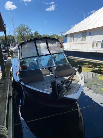 Yamaha 115hp motor 2 Scotty electric downriggers Bimini and full camper top Fishing equipment negoti...