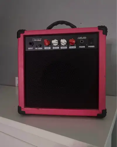 Lux AGL-20 Guitar amp, View more