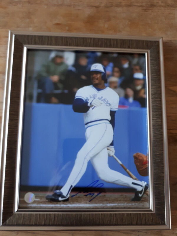 Toronto Blue Jays Legends Autographed 8x10 Photos in Arts & Collectibles in Victoria - Image 3