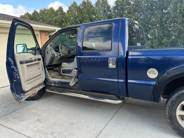 2008 F-250 Lariat crew cab 4x4  in Cars & Trucks in Sarnia