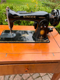 SINGER sewing machine circa 1940’s