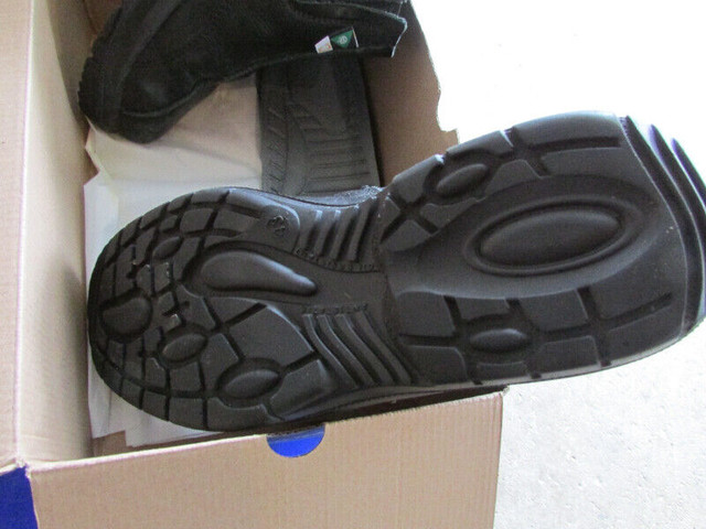  Men's composite toe leather safety shoes  size  10 in Men's Shoes in Markham / York Region - Image 4