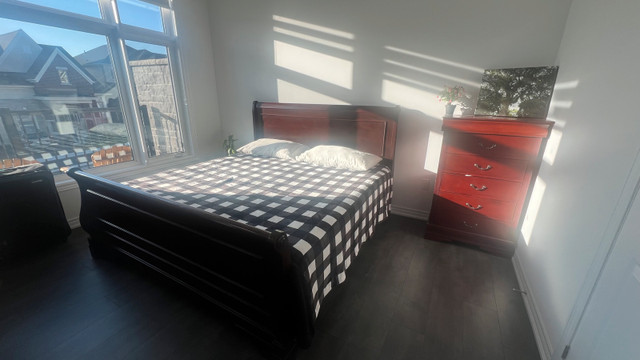 Bed king in Beds & Mattresses in Kitchener / Waterloo - Image 2