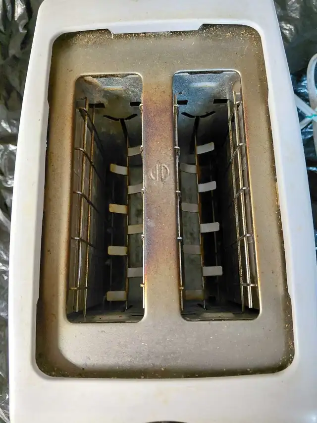 2 Slice Toaster  in Toasters & Toaster Ovens in St. John's - Image 3