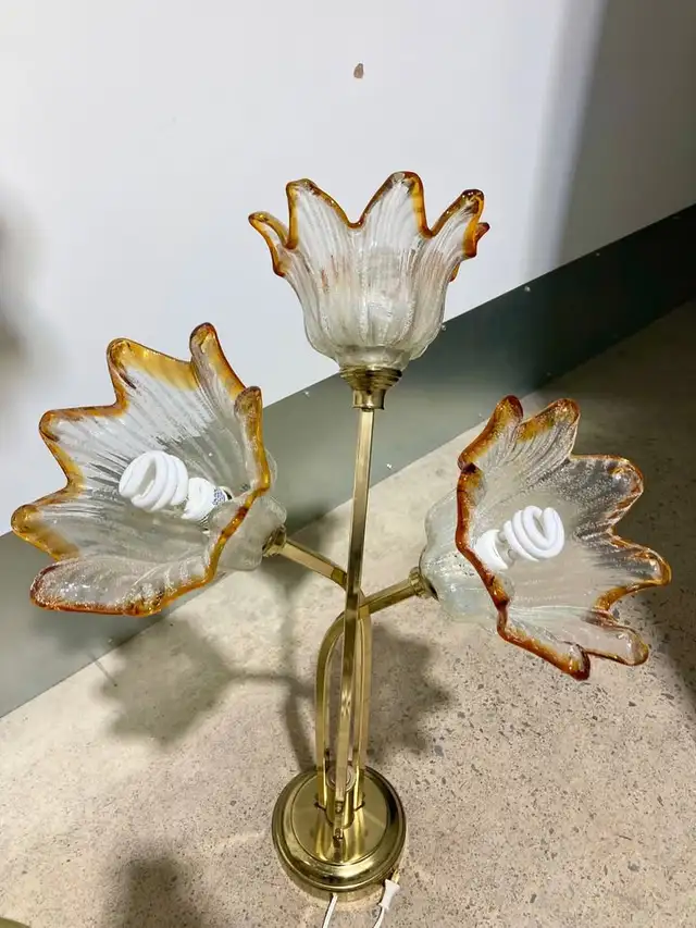 A set of Mid Century Lamps With Thick Murano Scallop Tulip Glass in Indoor Lighting & Fans in City of Montréal - Image 9