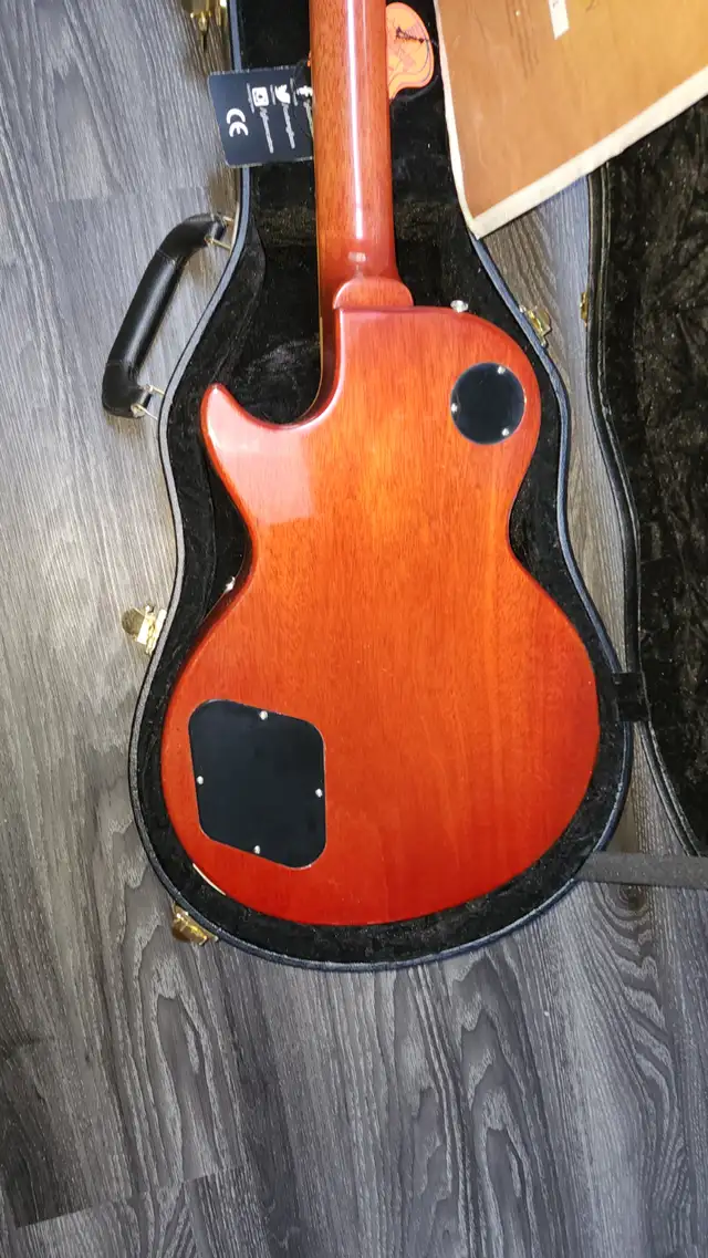 2007 Gibson Les Paul Custom Shop 1958 Reissue - VOS Finish in Guitars in London - Image 8
