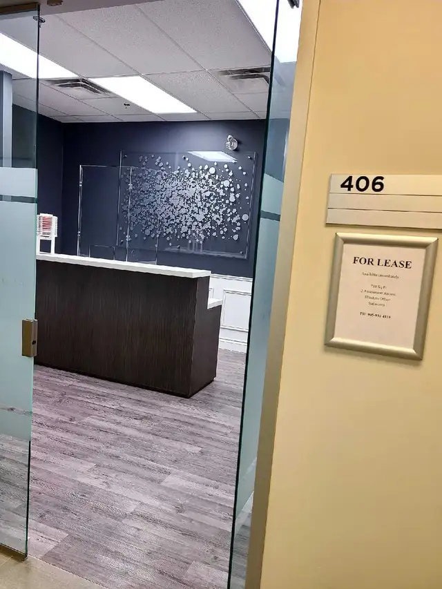 medical office available for rent $3400 in Commercial & Office Space for Rent in Oakville / Halton Region - Image 6
