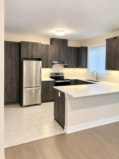 Offering rooms for rent in a bight and exceptionally clean townhouse in Barrhaven. Female tenants on...