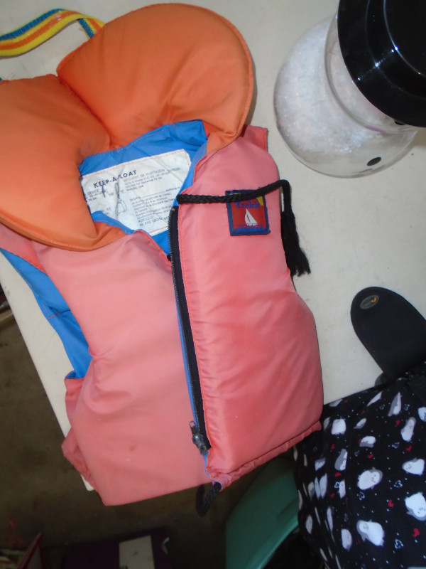Kid’s Lifejacket $10. in Water Sports in Thunder Bay - Image 2