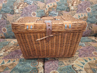 Picnic basket (wicker with leather)