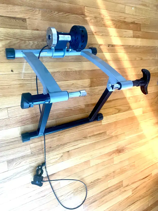 Indoor Magnetic Bike BicycleTrainer Stand 5 Level Resistance in Other in Ottawa - Image 4