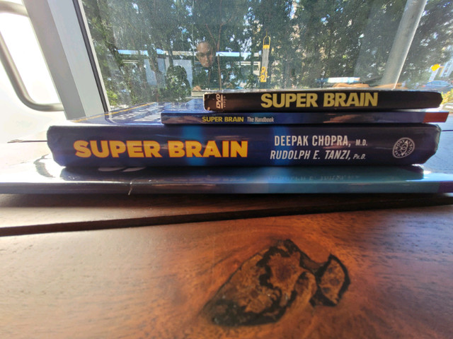 Box set Super Brain Deepak Chopra Hardcover, workbooks, 7 DVD in Non-fiction in City of Halifax - Image 3