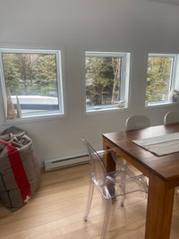 fenêtres blanches . 32” 1/2 x 36” avec boîtier prêt à installer 