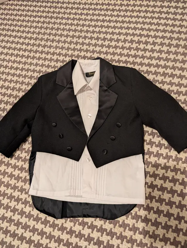 Dress shirt and jacket, black, 2T in Clothing - 2T in Kitchener / Waterloo - Image 2
