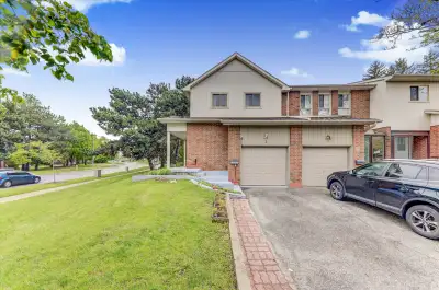 Prime Location! Semi-type/End Unit, Stunning 3 +1Bedrooms with 2+1 Bathrooms, 3 Parking Spaces:Renov...