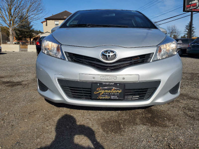 2014 Toyota yaris le Hatchback 120km $13495certified 