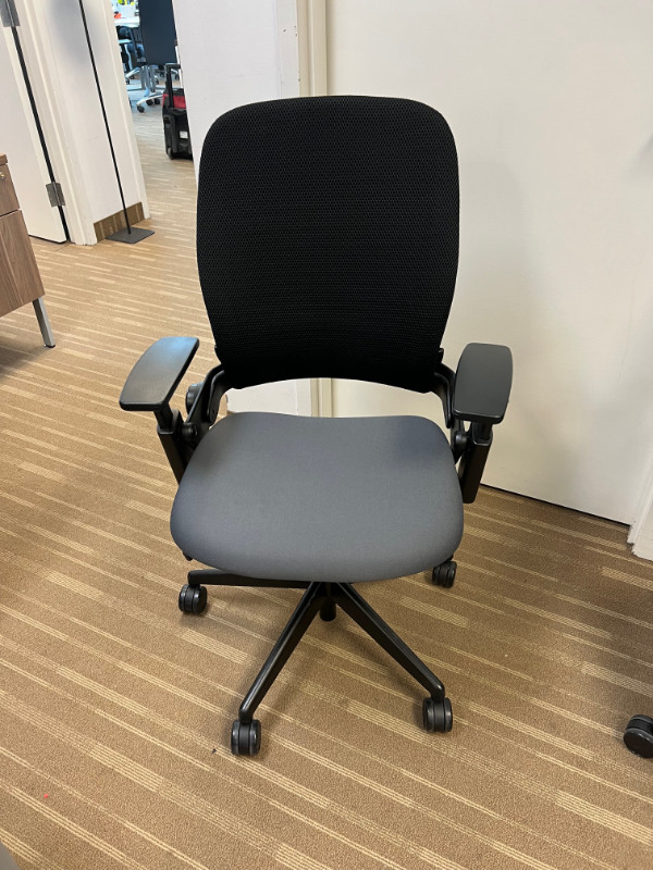 Steelcase Leap V2 3D Knit Mesh - 3 Year warranty in Chairs & Recliners in Markham / York Region