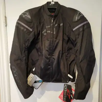 Alpinestars T-GP Plus R V3 Air Jacket Size Large Brand new. Never used / ridden. Tags still attached...