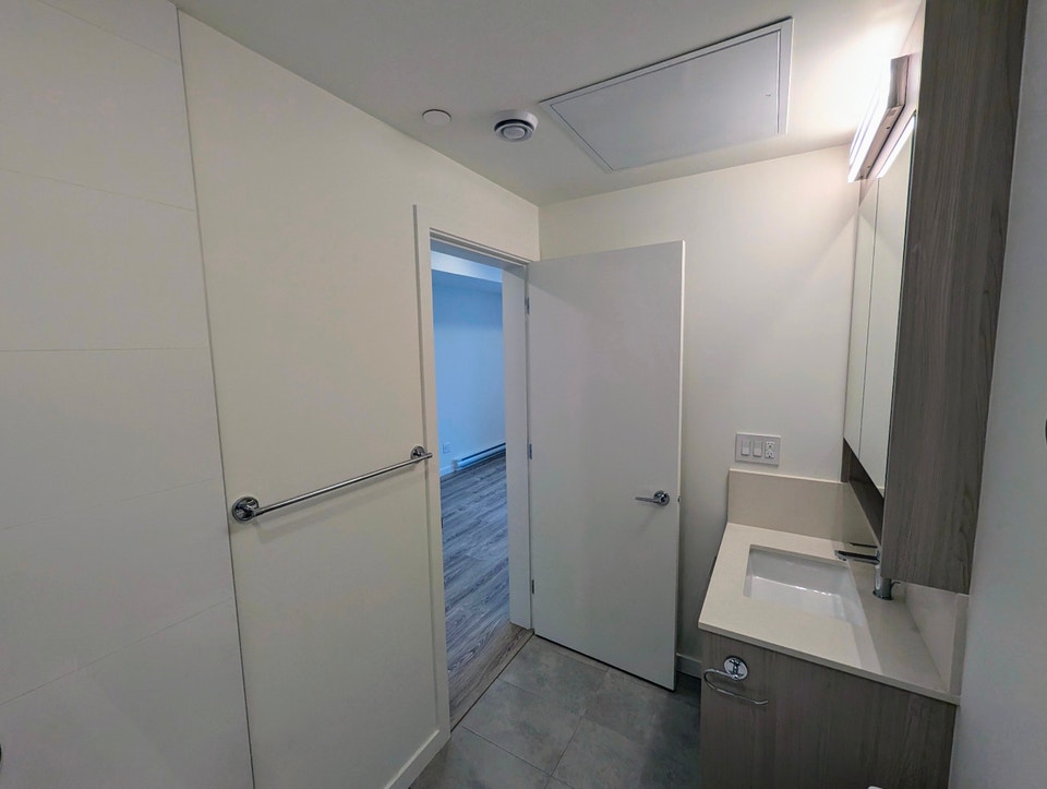 North Surrey Studio for Rent $1,500/month 1 parking 5