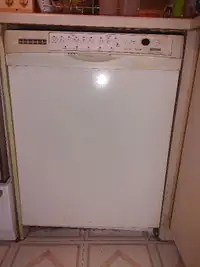 Dishwasher / Lave vaisselle