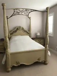 Thomasville Queen size "Bed and canopy only"