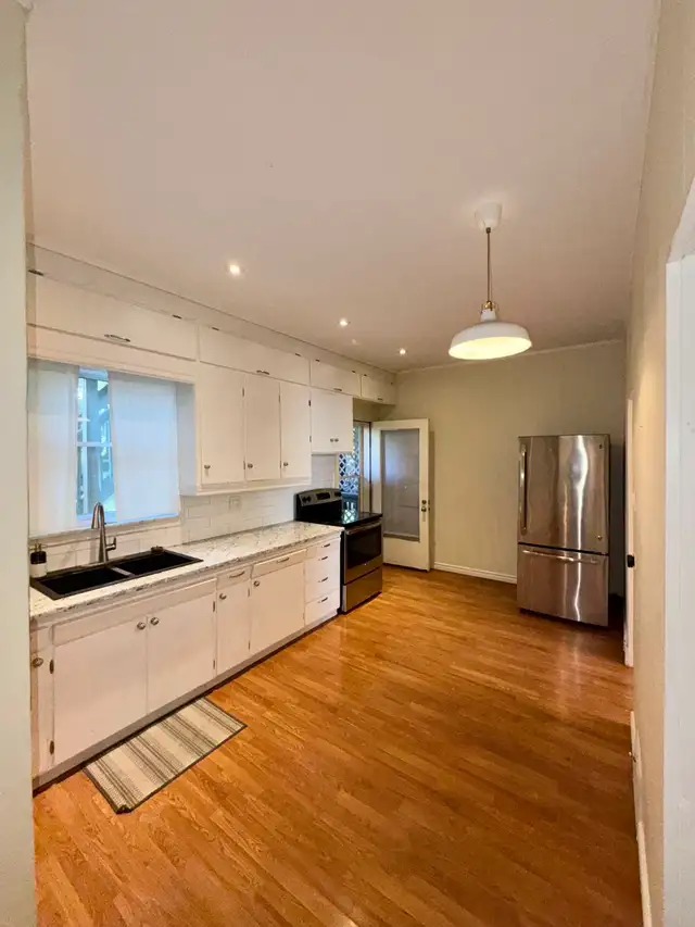 Large 1 bedroom plus den/office in duplex in Long Term Rentals in Hamilton - Image 2