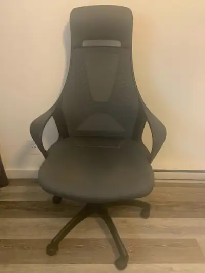 Chaise de bureau neuve, vends pour faire de la place chambre bébé