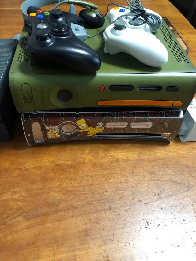 Xbox  360 Halo&  Xbox 360(both 3rings with accesories Repairable in XBOX 360 in City of Montréal - Image 7