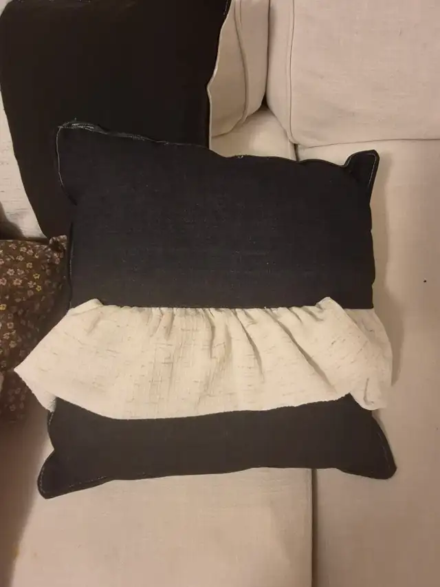 Homemade Pillows529839327135682562