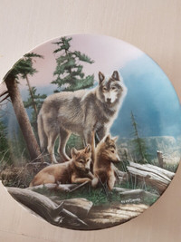 Kevin Daniel wolf collector plate